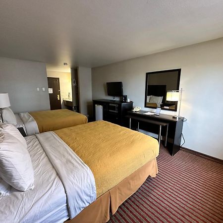 Rodeway Inn & Suites Madison East Exteriér fotografie