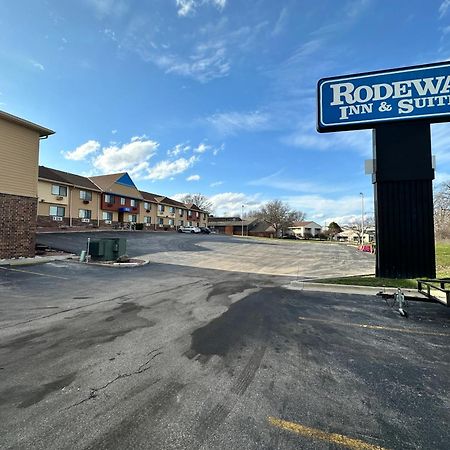 Rodeway Inn & Suites Madison East Exteriér fotografie
