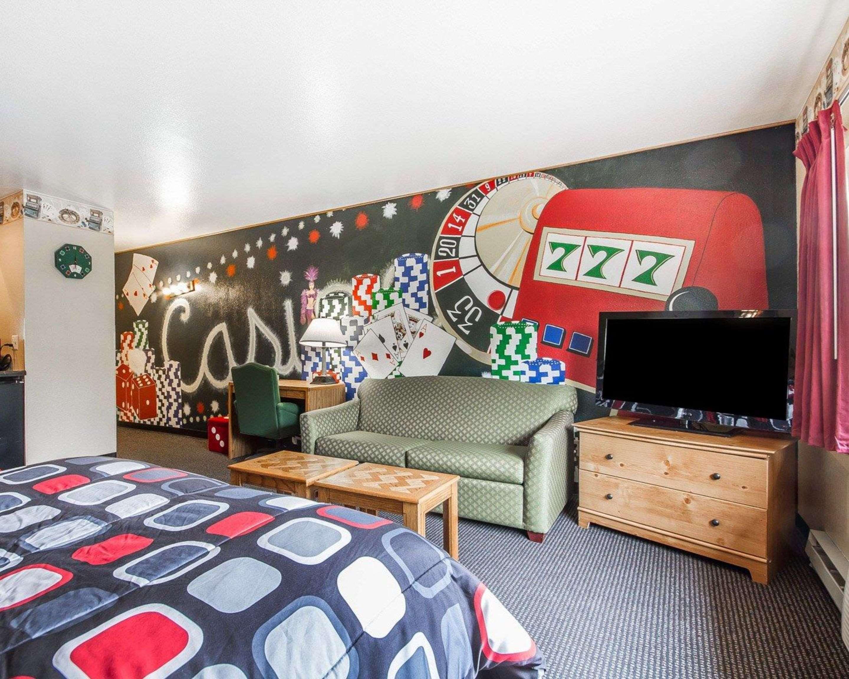 Rodeway Inn & Suites Madison East Exteriér fotografie