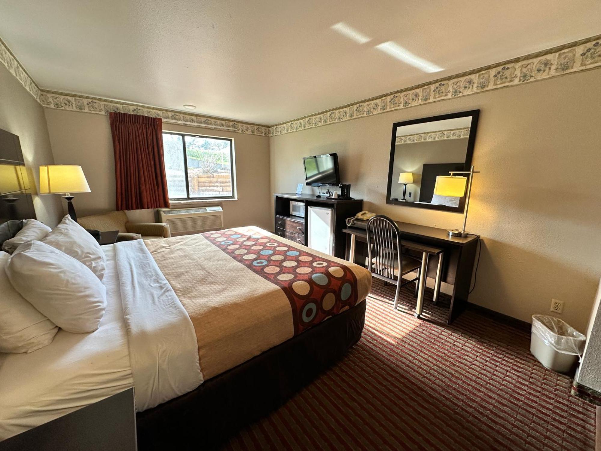 Rodeway Inn & Suites Madison East Exteriér fotografie