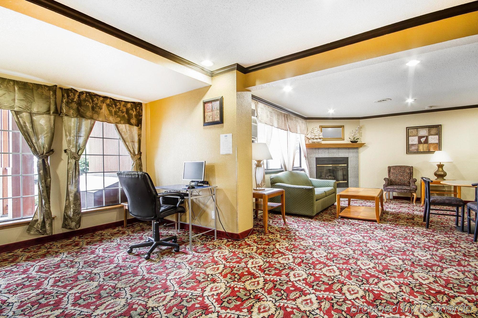 Rodeway Inn & Suites Madison East Exteriér fotografie